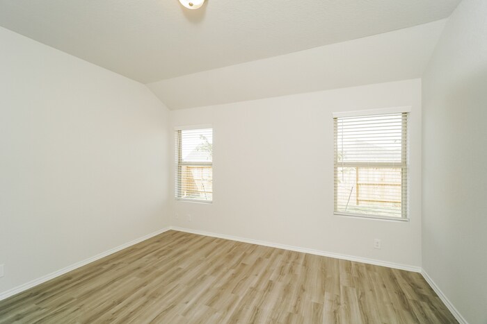 Building Photo - 10379 Clearwater Wy