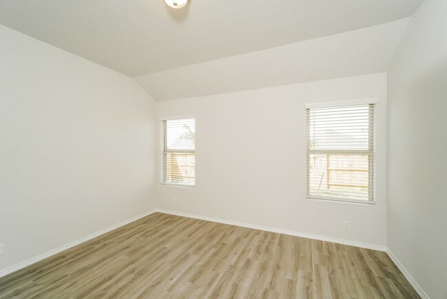 Building Photo - 5014 Jade Crossing
