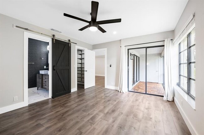 Building Photo - 3701 Arelia Dr