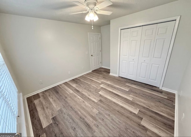 Building Photo - 206 Willow Dr