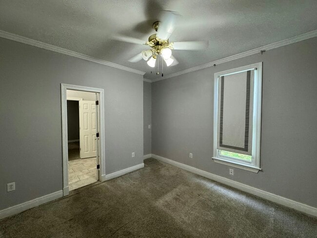 Building Photo - 301 Golden Pond Dr