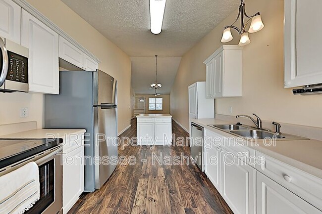 Building Photo - 2120 Lebanon Pike