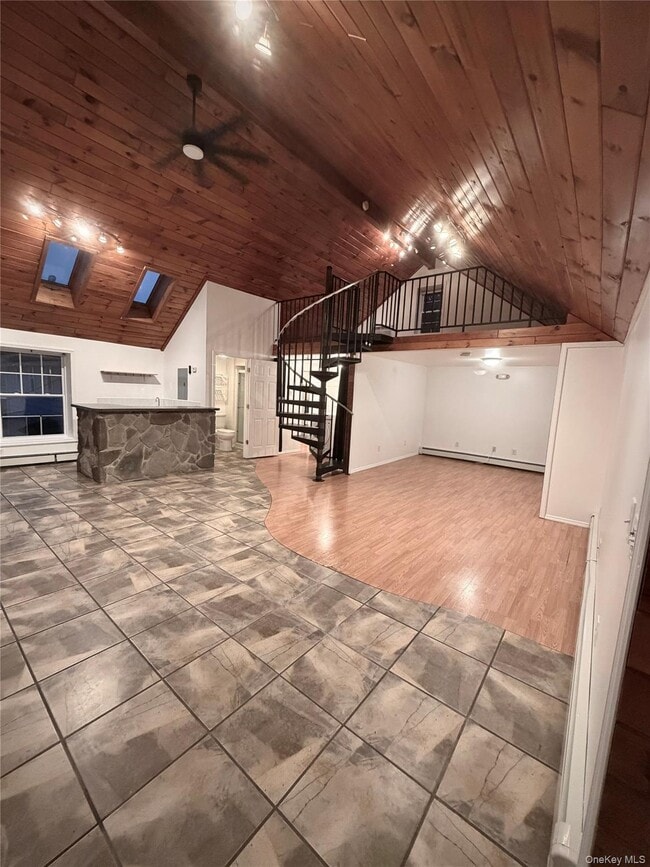 Building Photo - 13 Spring St