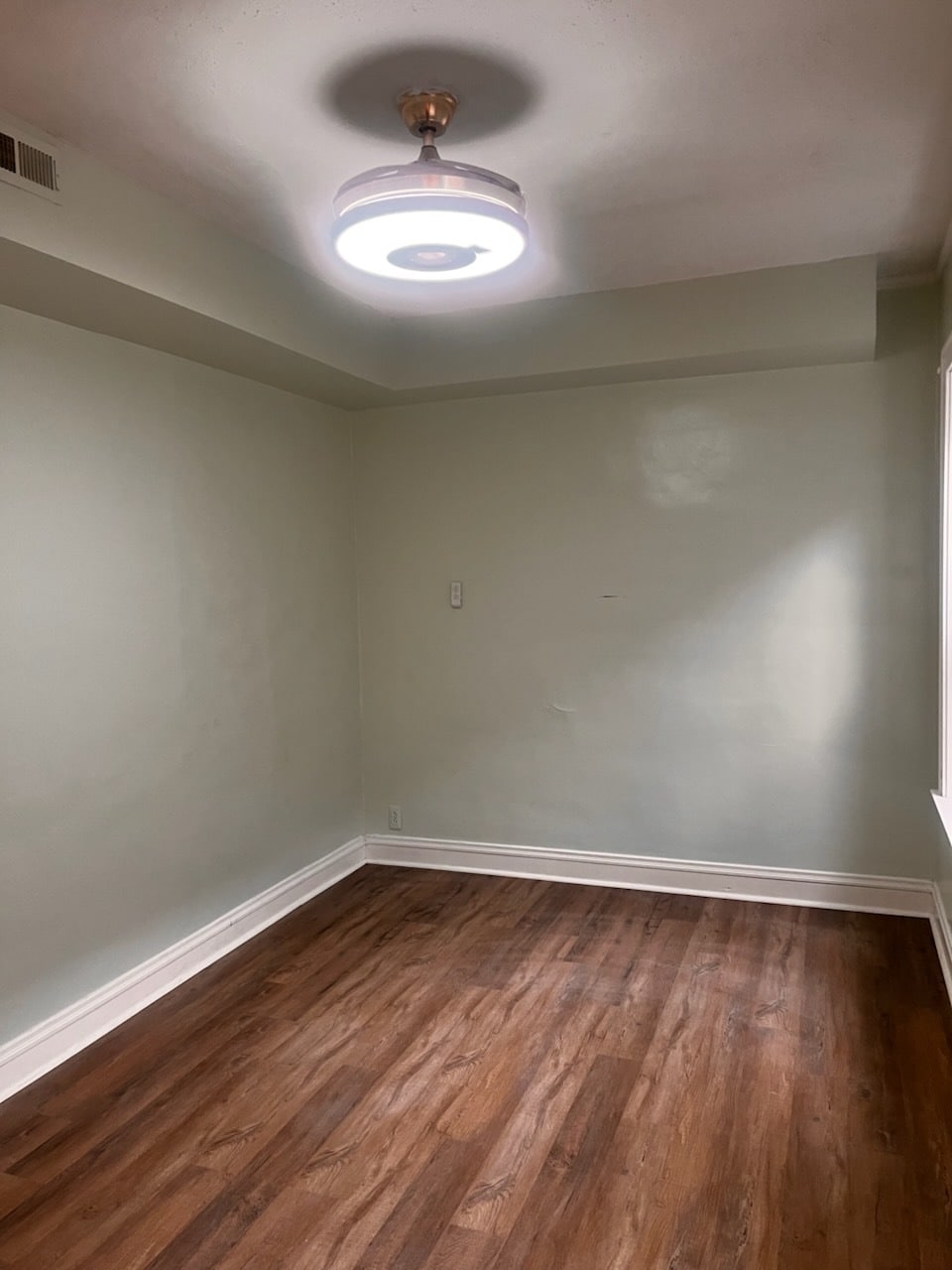 Building Photo - 6113 S Sacramento Ave