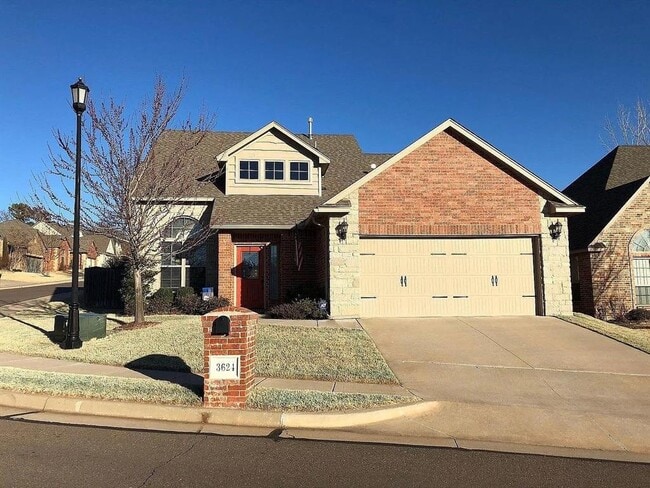 Primary Photo - 3624 Oakridge Cir