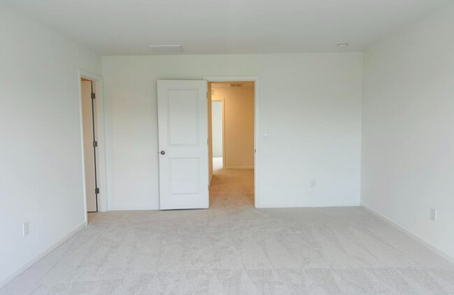 Building Photo - 112 Blossom Fld Wy