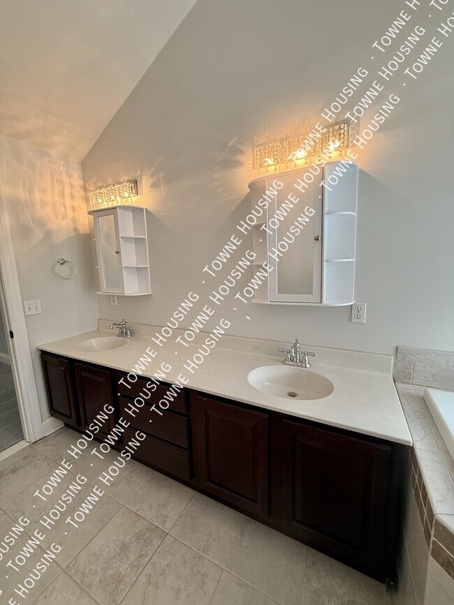 Building Photo - 13573 Schang Rd