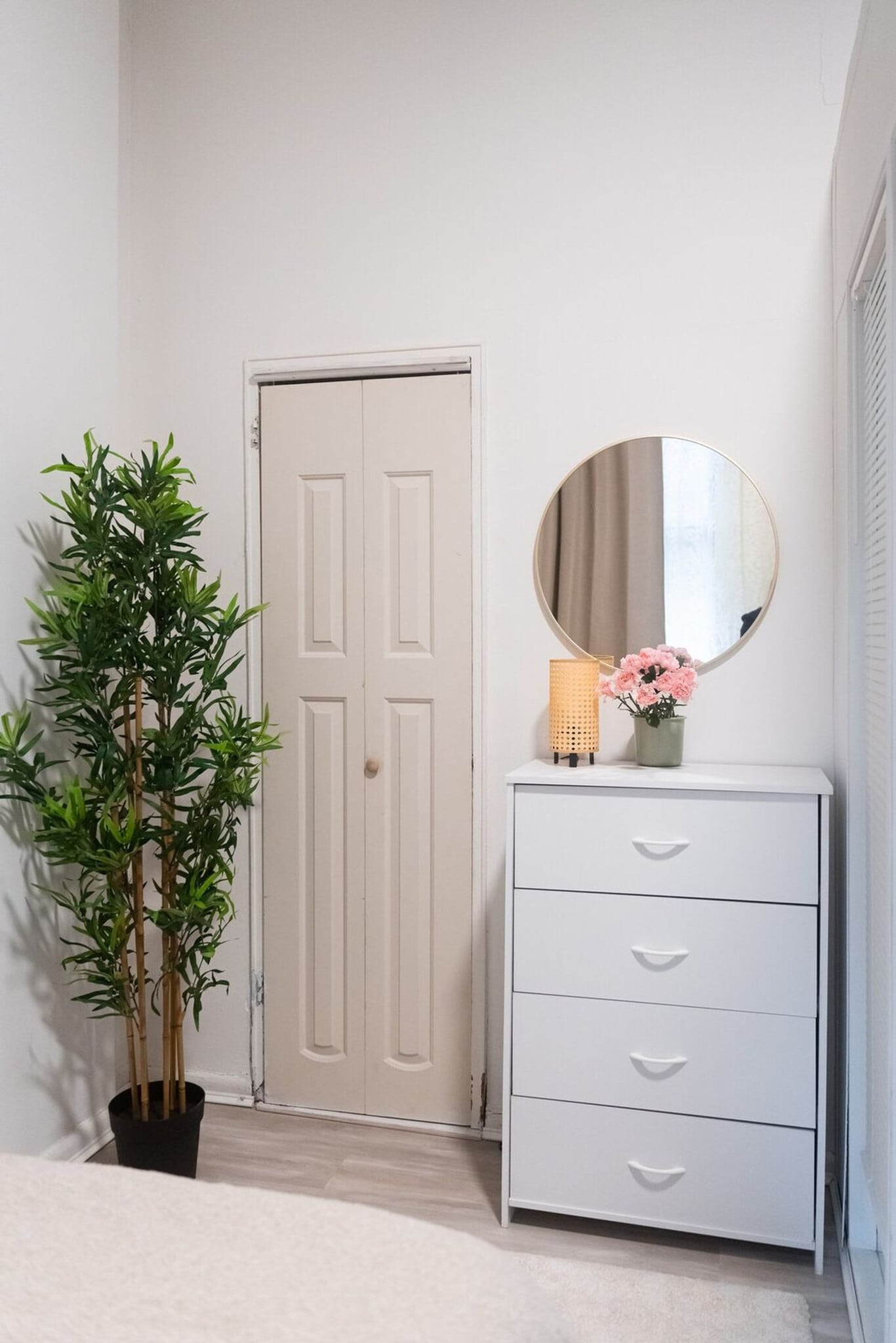 Building Photo - 252 E 33rd St