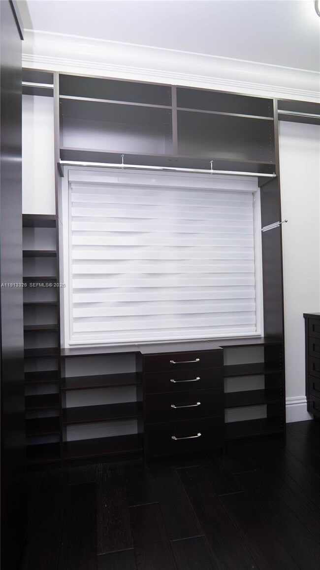 Building Photo - 959 Eve St