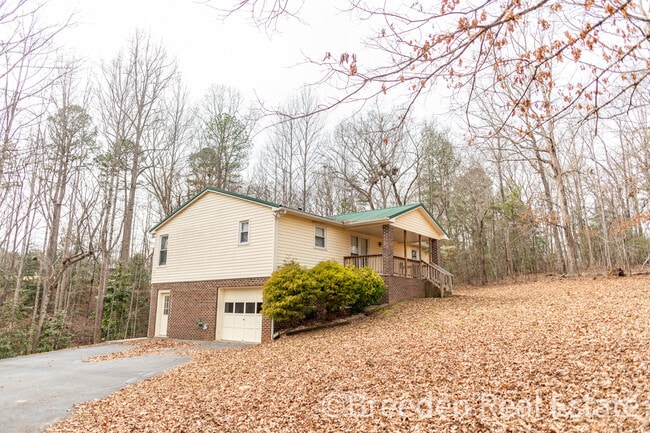 Building Photo - 160 Crump St