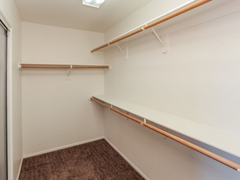 Building Photo - 8800 Happy Pines Ave