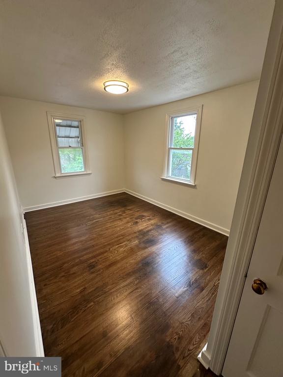 Building Photo - 1122 Coyne Pl