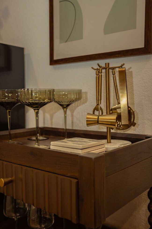 Building Photo - 300 N Inca St