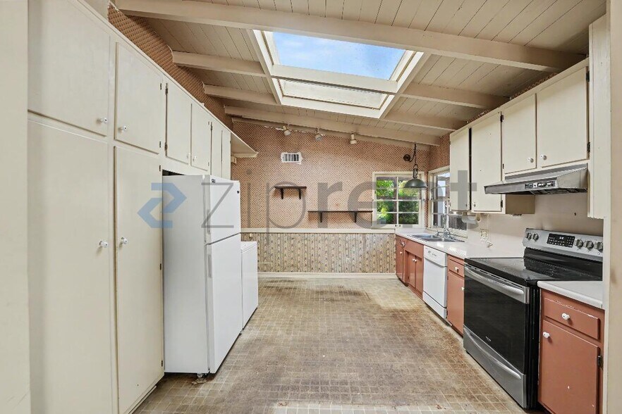 Building Photo - Unit