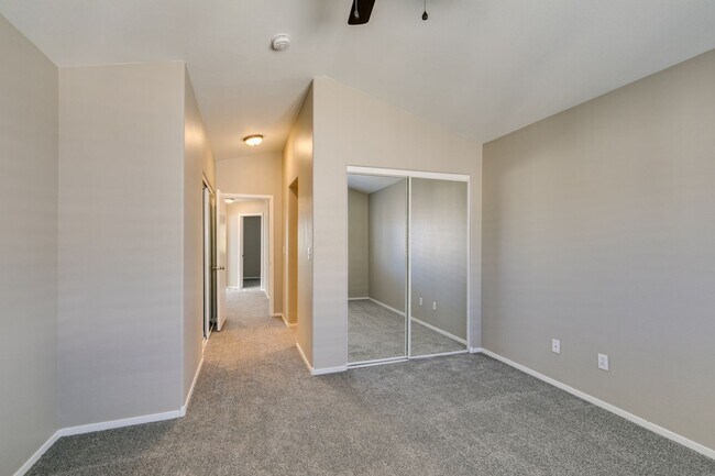 Building Photo - GORGEOUS HOME WITH TONS OF UPGRADES*GATED COMMUNITY WITH A COMMUNITY POOL*