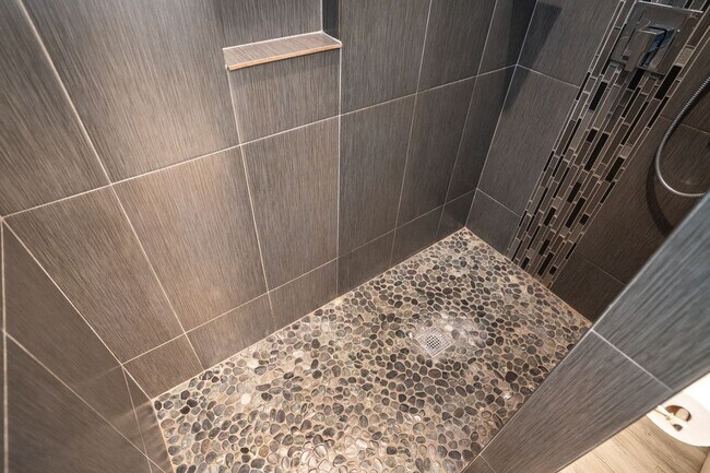 Building Photo - Stunning Single-Lever 2 Bed/ 2 Bath Home in Kaanapali Coffee Farms