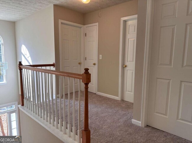 Building Photo - 305 Hulan Way