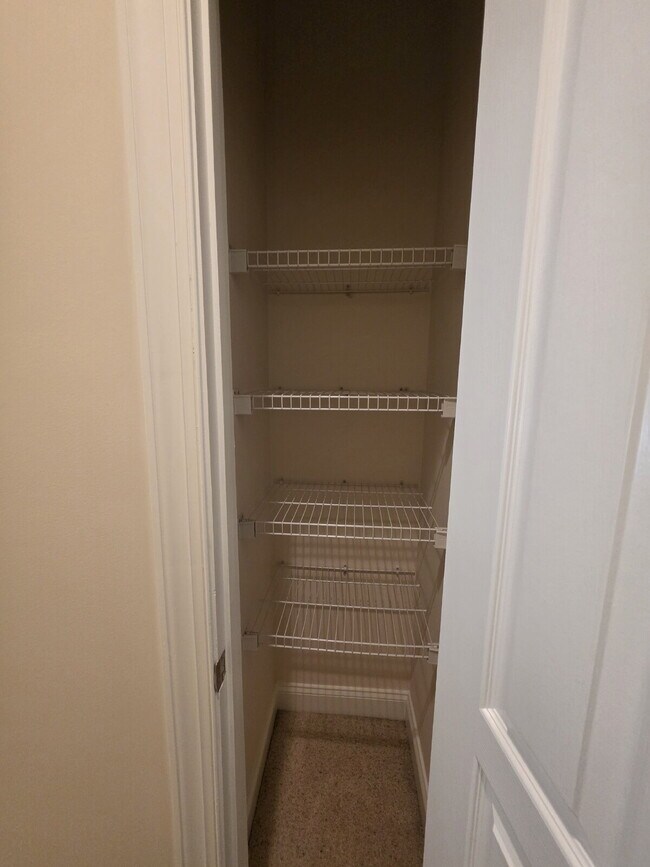 Building Photo - Spacious 4-Bedroom Home for Rent in Kings Grant Fayetteville – 15 Minutes from Fort Bragg