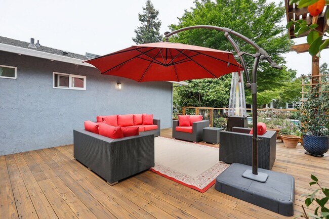 Building Photo - Single-Level Three-Bedroom Retreat in Napa...