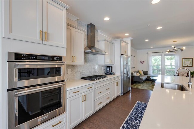 Building Photo - 842 Stonehill Ln