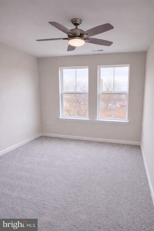 Building Photo - 755 Platinum Dr