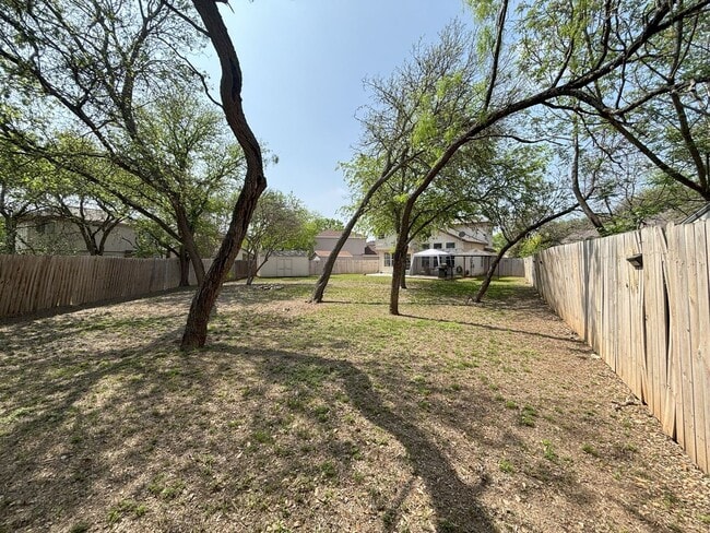 Building Photo - A beautifully remodeled 3-bedroom 2.5-bath...