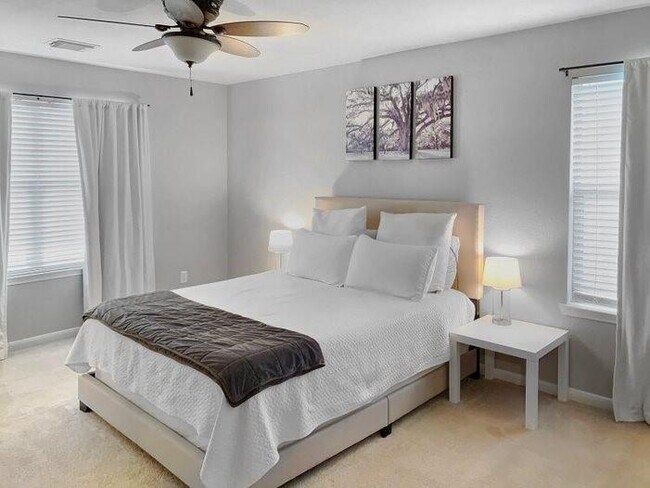 Building Photo - 21235 Bending Green Way