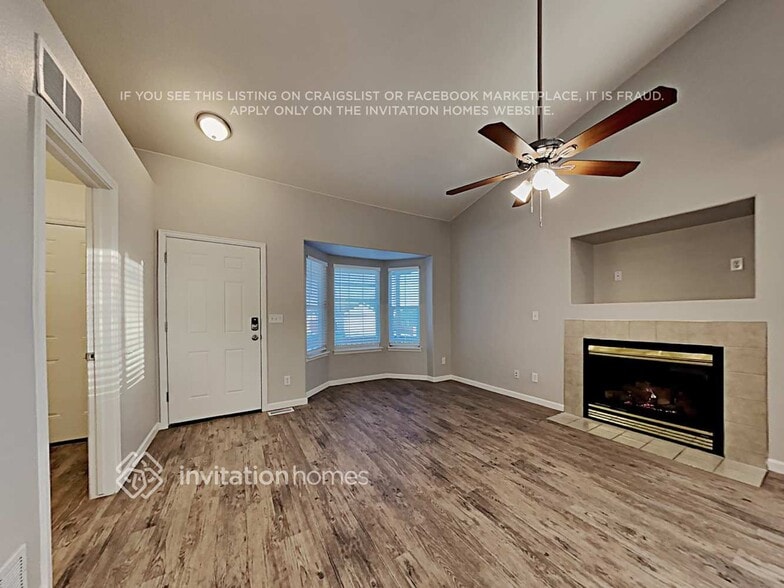 Building Photo - 8327 Firethorn Dr