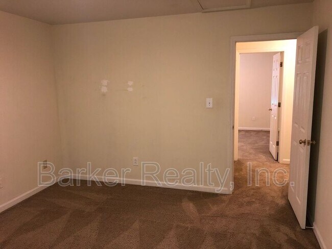 Building Photo - 4929 Coral Ridge Ct