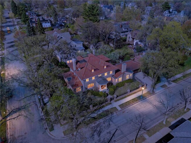 Building Photo - 1724 Summit Ave S