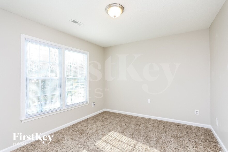 Building Photo - 4906 Riding Ridge Dr