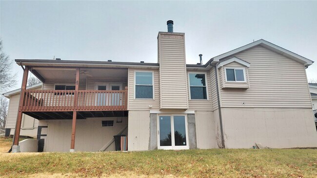 Building Photo - 331 Carriage Trail Ct