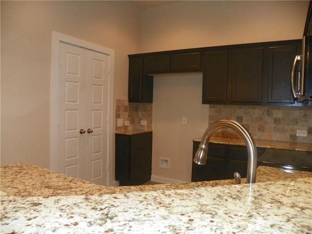 Building Photo - 1009 Skyview Ct