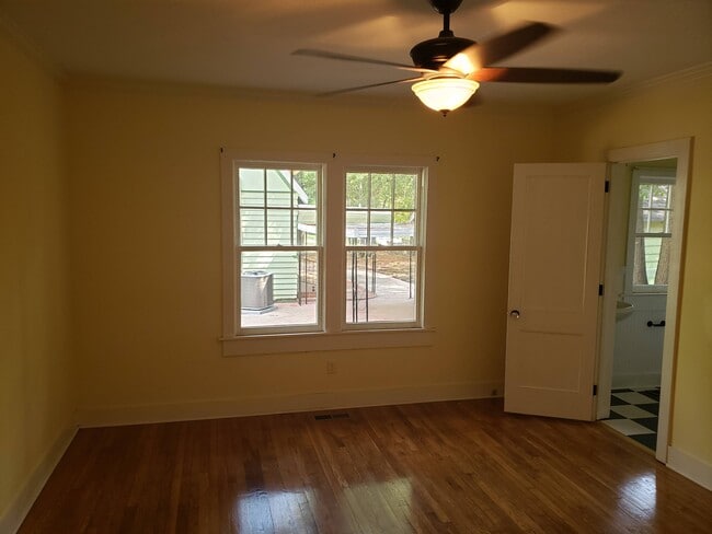 Building Photo - 129 Park Pl