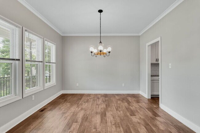 Building Photo - Beautiful Rental in The Highlands – Spacio...