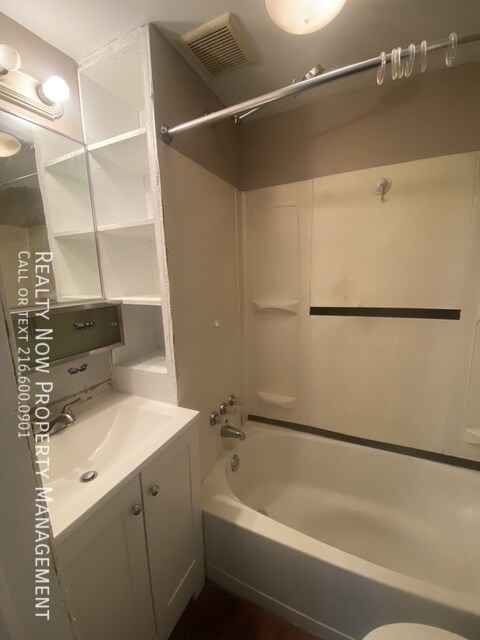 Primary Photo - 3812 Poe Ave