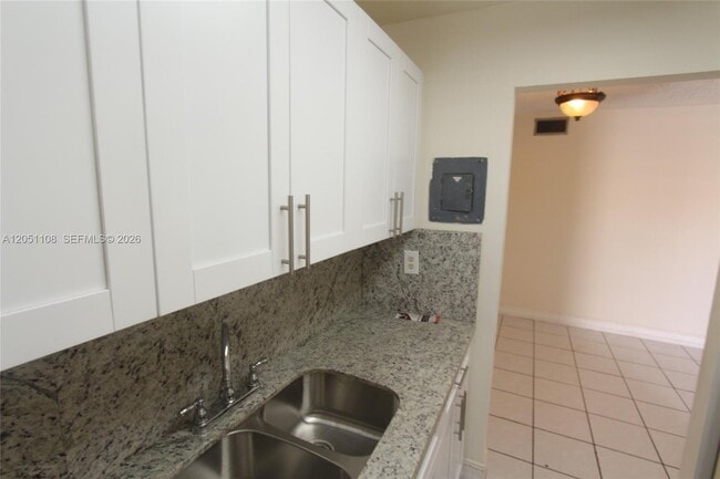 Building Photo - 1655 W 44th Pl