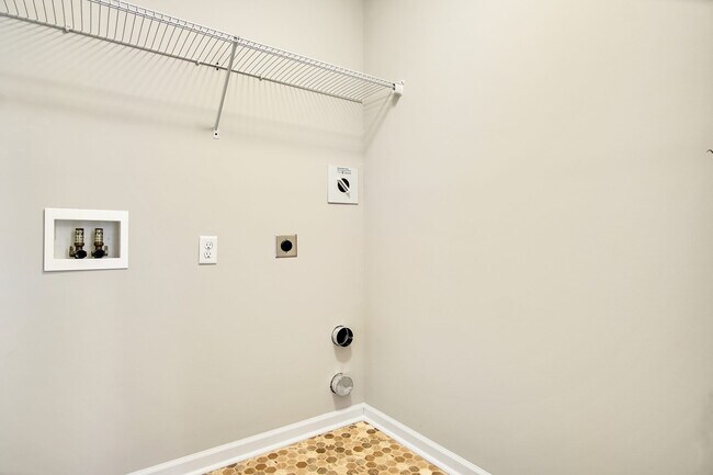 Building Photo - 564 Deerchase Ct