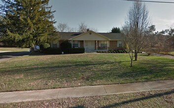 Building Photo - 11620 S Williamsburg Dr