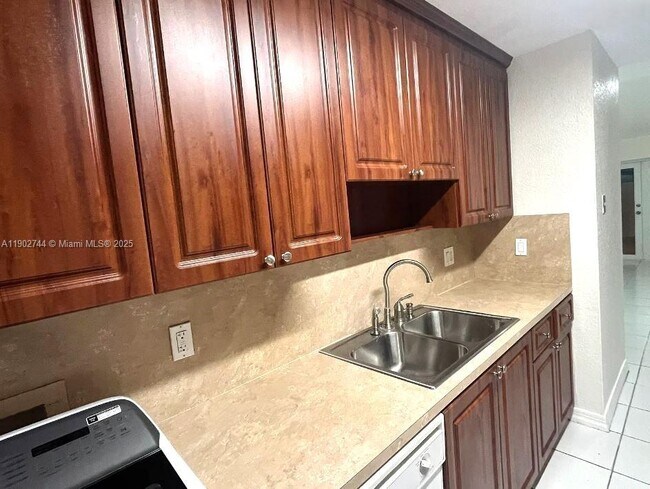 Building Photo - 14056 SW 51st Ln