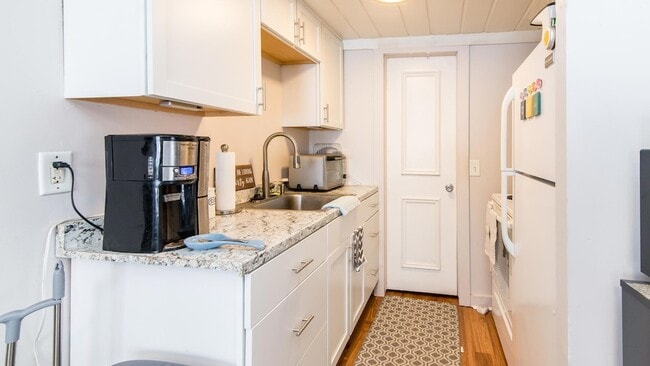 Building Photo - 11291 E Shore Dr