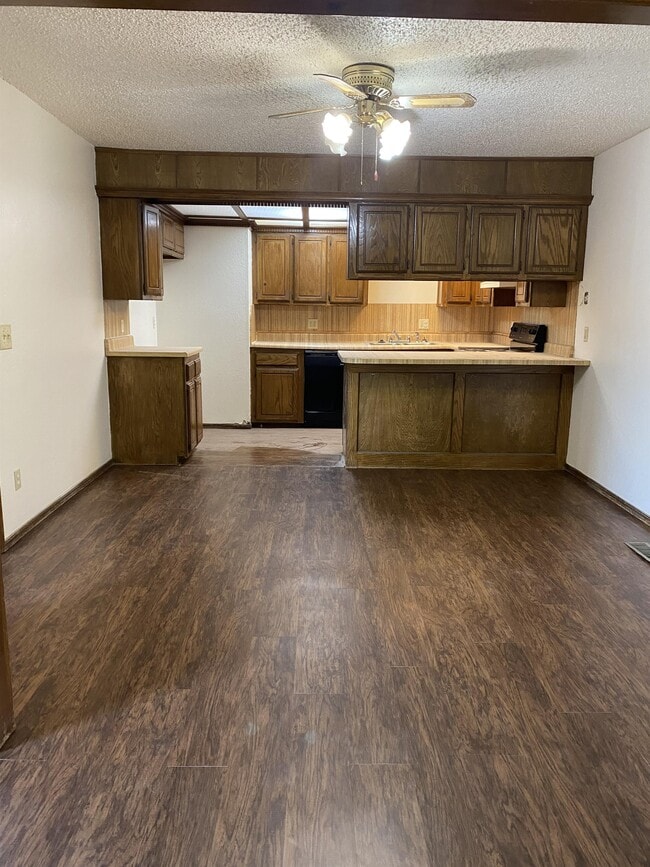 Building Photo - 12606 Abbotts Way