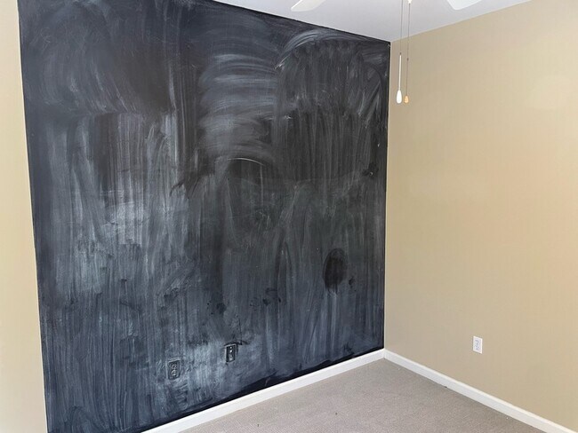 Building Photo - 1325 Stone Rd