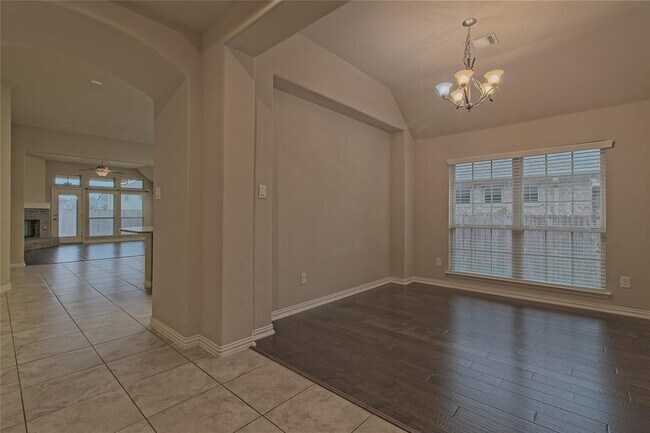 Building Photo - 6040 Angelo St