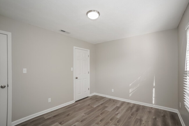 Building Photo - 1312 River Ridge Dr