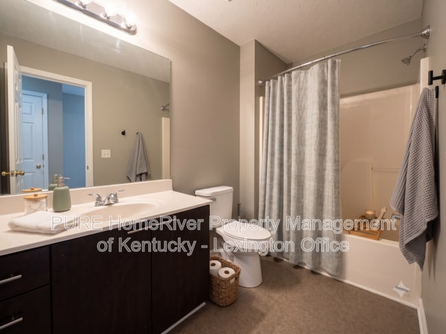 Building Photo - 226 Mousas Way