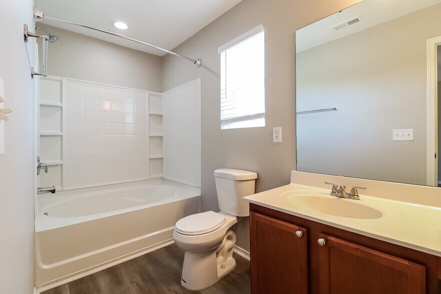 Building Photo - 283 Rowan Dr