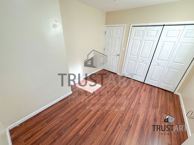 Building Photo - 3042 N 15th St