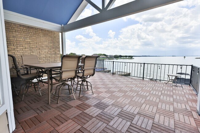 Building Photo - 2110 Gunwale Cir