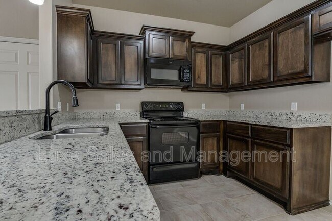 Building Photo - 1308 Garden Gate Dr
